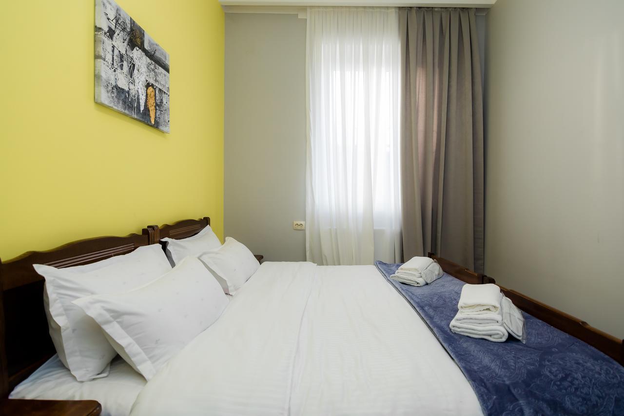 Big Family Guest House Tbilisi Exteriör bild