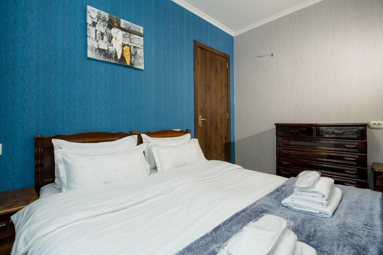 Big Family Guest House Tbilisi Exteriör bild