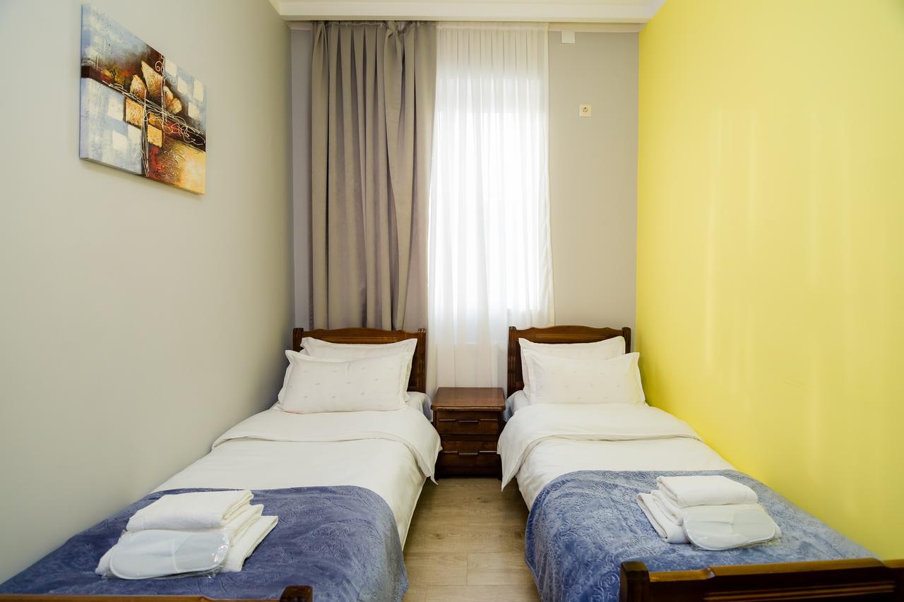 Big Family Guest House Tbilisi Exteriör bild