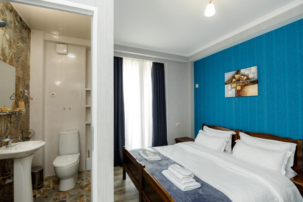 Big Family Guest House Tbilisi Exteriör bild