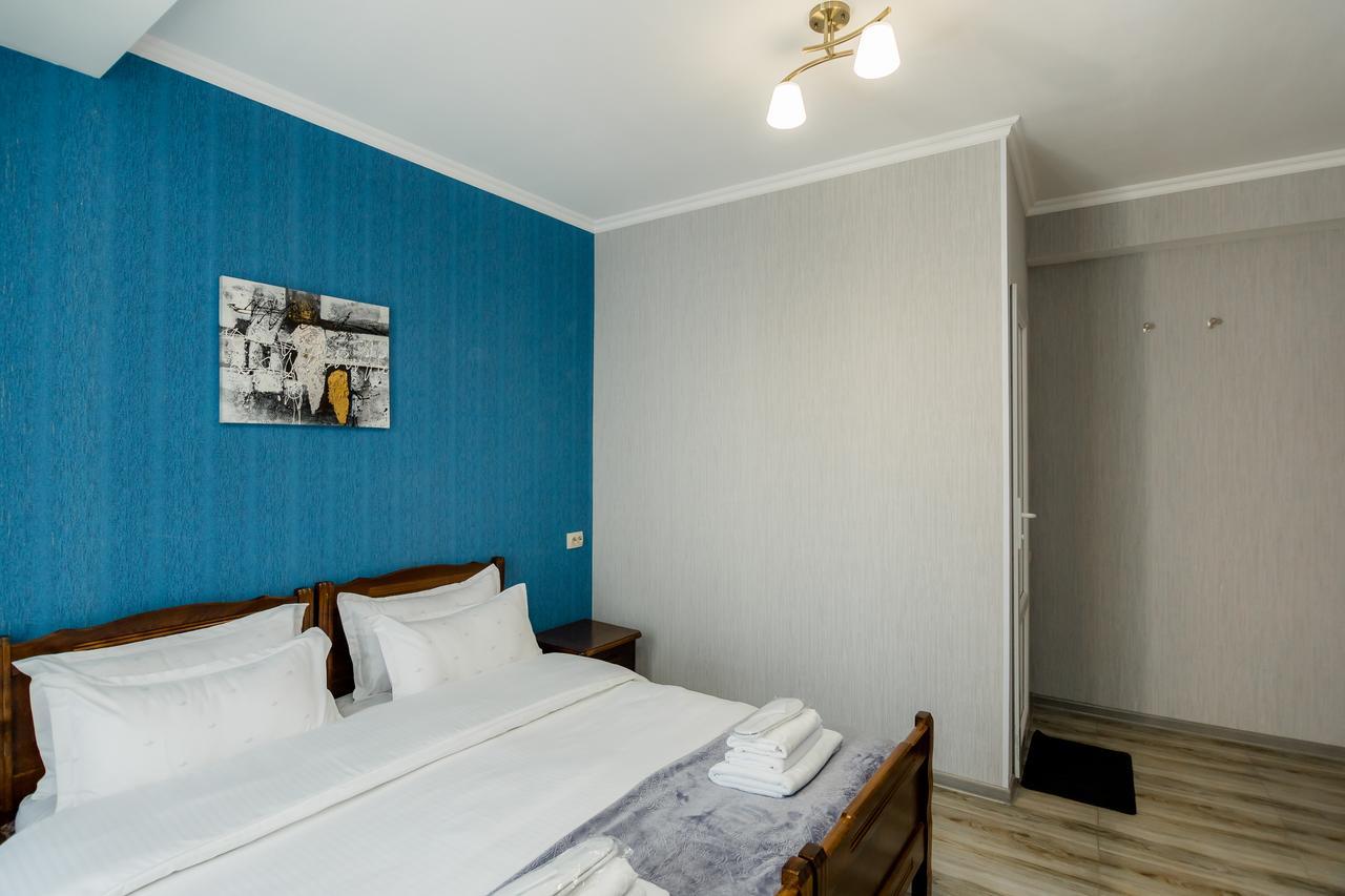 Big Family Guest House Tbilisi Exteriör bild