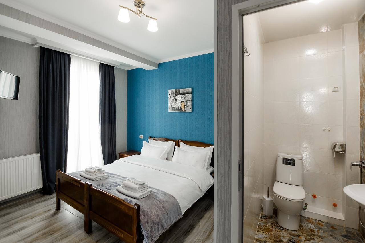Big Family Guest House Tbilisi Exteriör bild